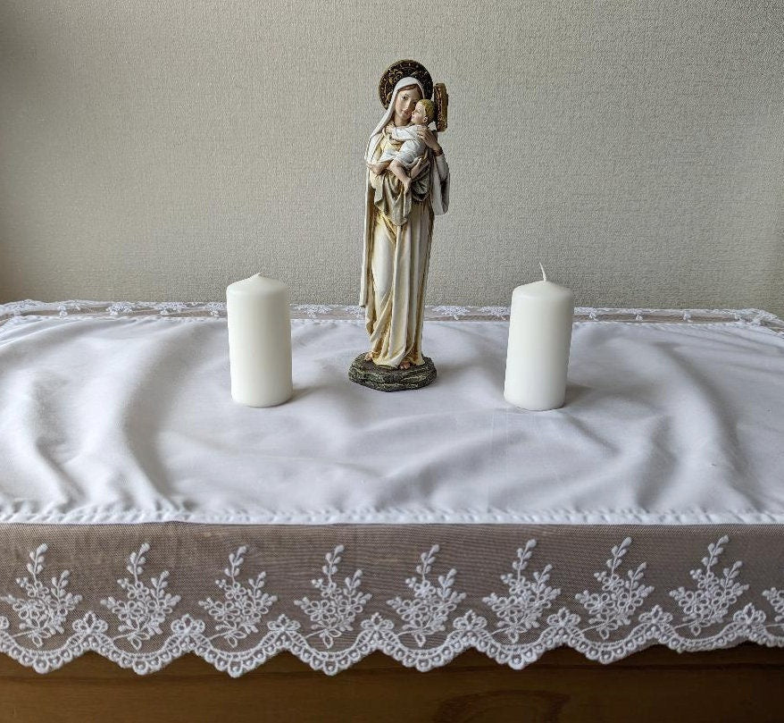 Altar cloth, Polcotton with lace edging